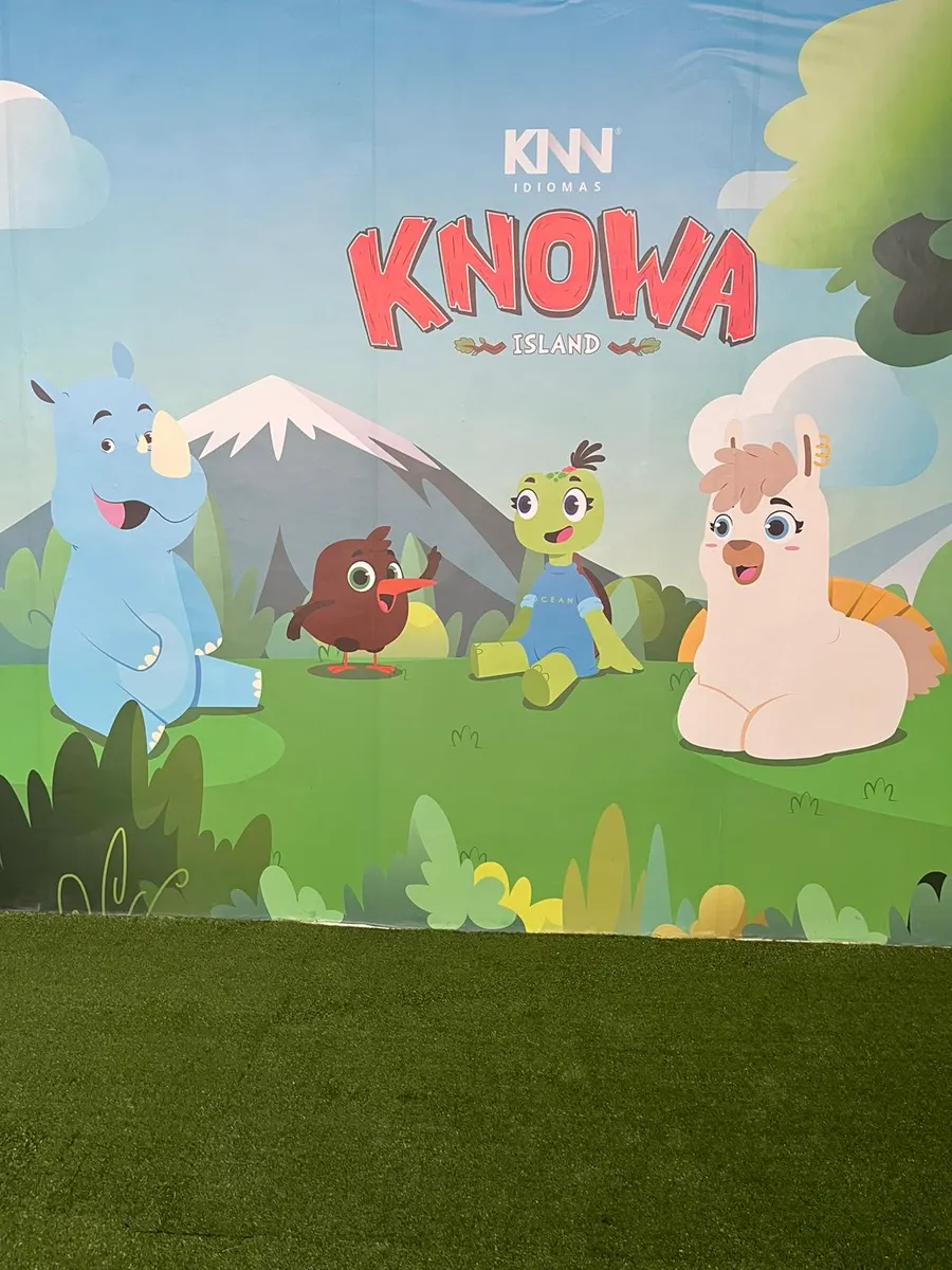Mural com os personagens do livro infantil da KNN